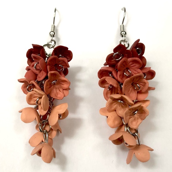 Handmade flower cluster earrings - Picture 2 of 3